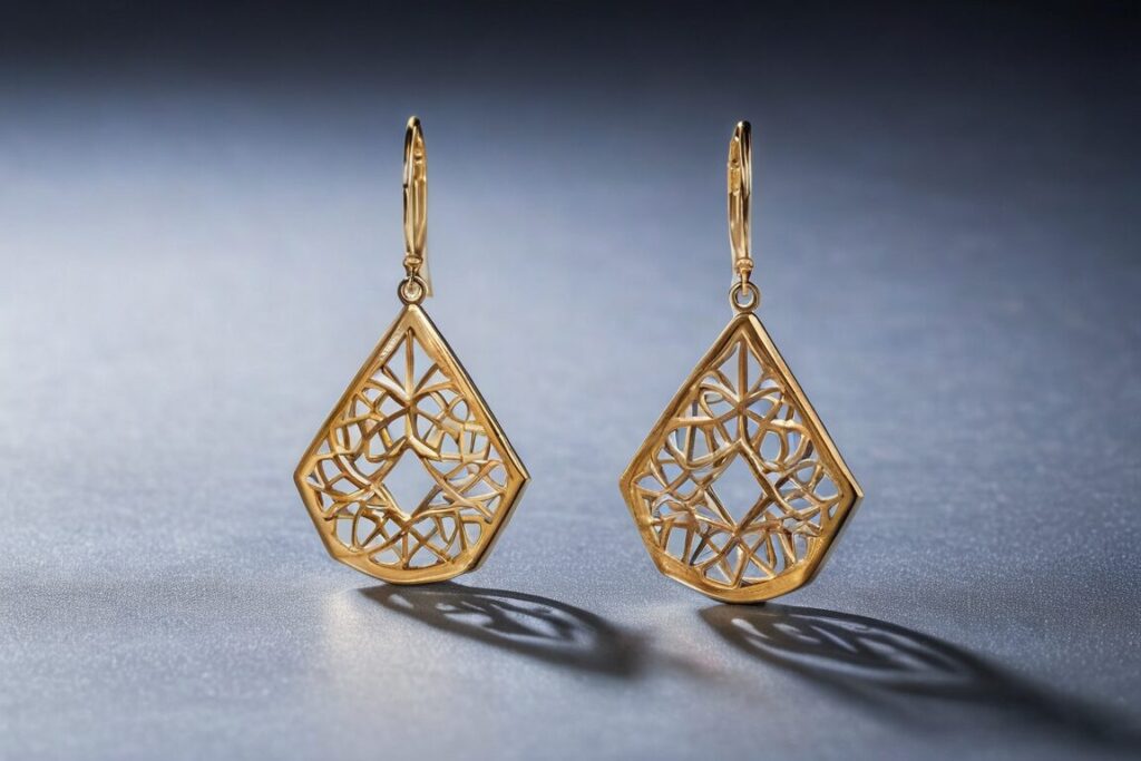 Kolczyki minimalistyczne z geometrycznymi wzorami